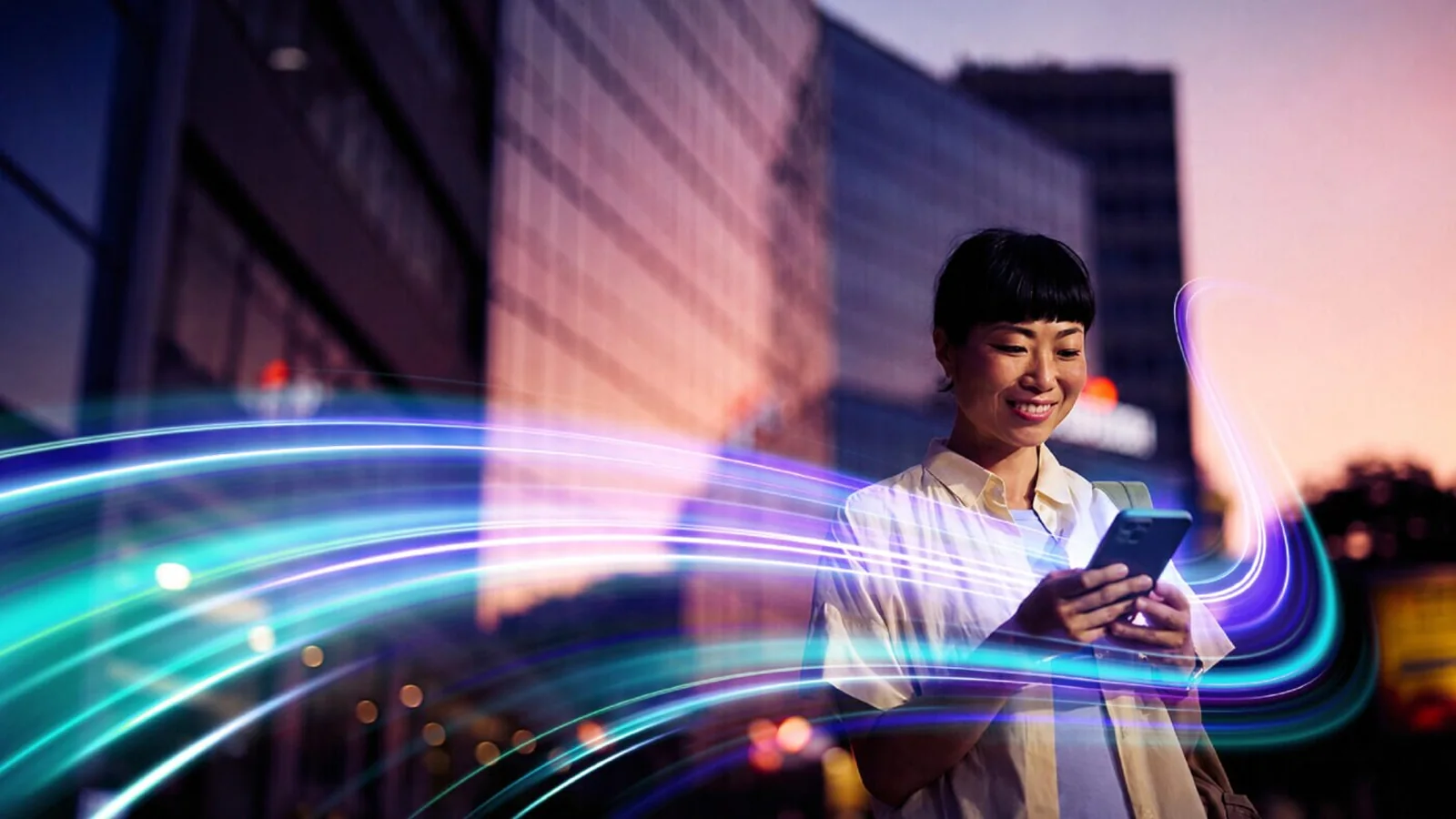 Visuel officiel Arm montrant un smartphone entouré de flux lumineux pour illustrer l’IA mobile