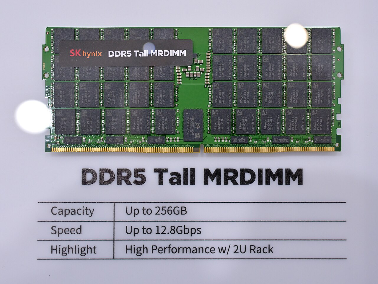 Module de mémoire SK hynix DDR5 Tall MRDIMM présenté au Computex 2025