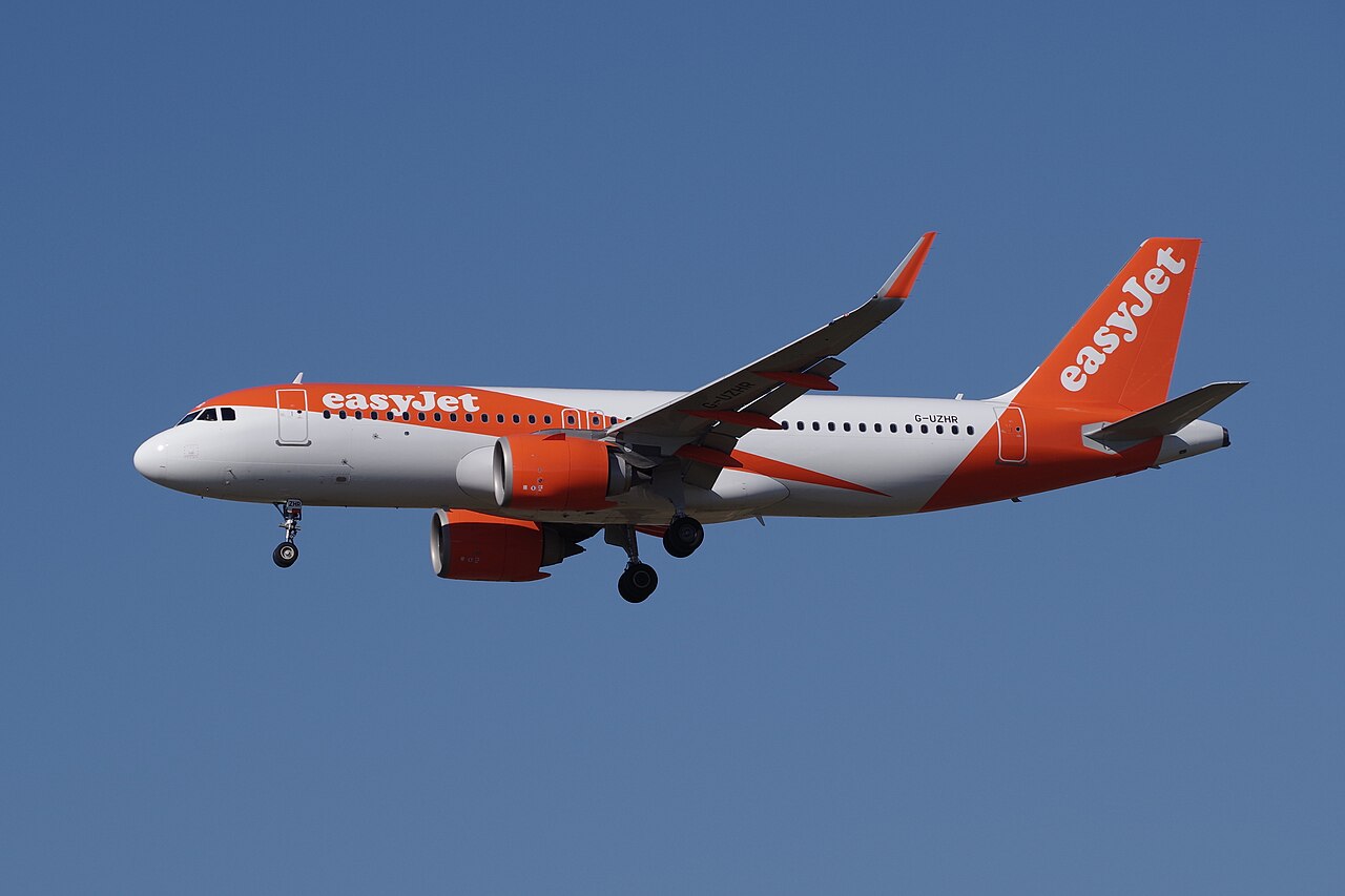Airbus A320neo easyJet G-UZHR à l’atterrissage à Berlin-Brandebourg, le 19 mars 2025, photographie d’archive.