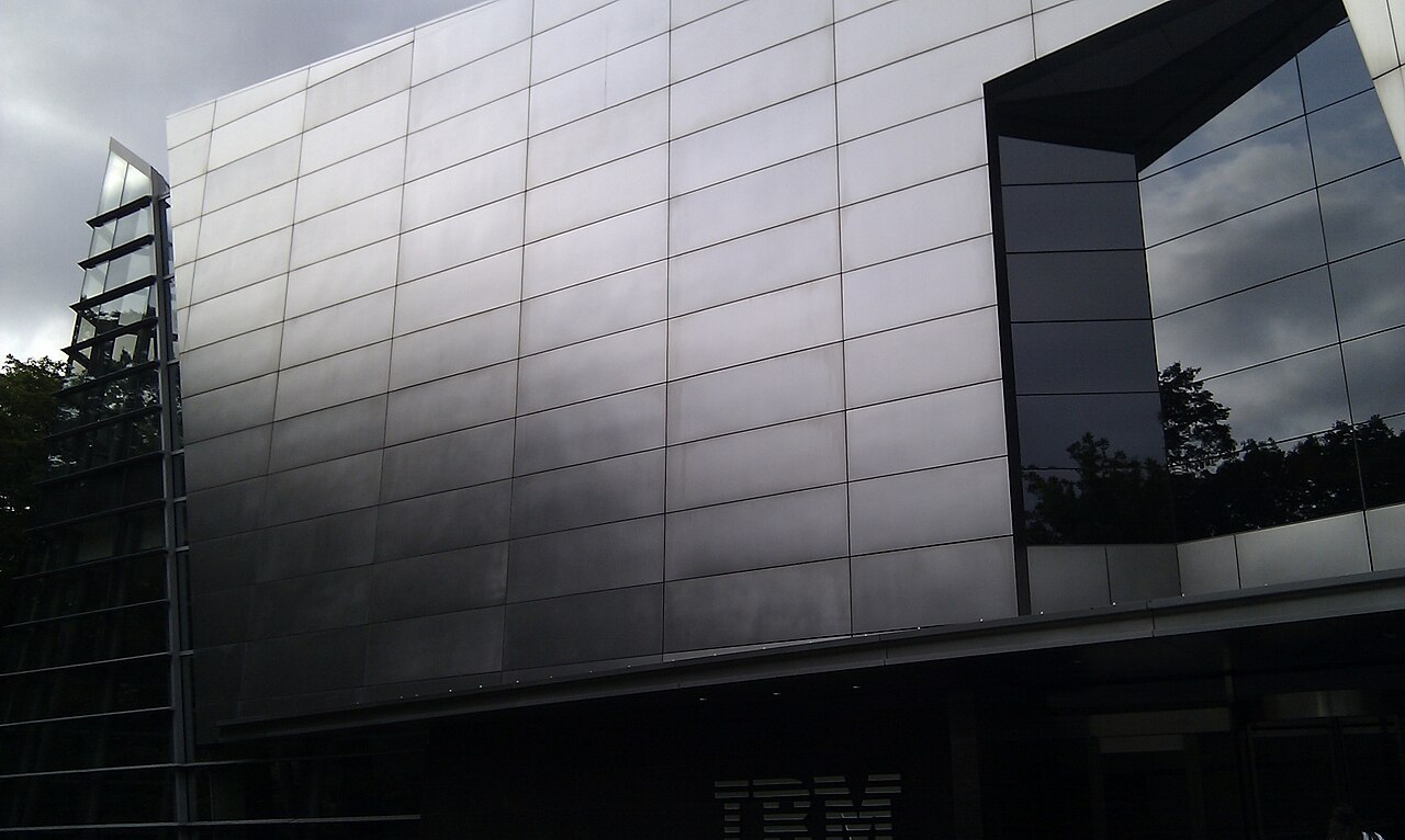 Entrée du siège IBM à Armonk, dans l’État de New York, photographiée par Mark Hillary en août 2010 ; illustration d’archive.