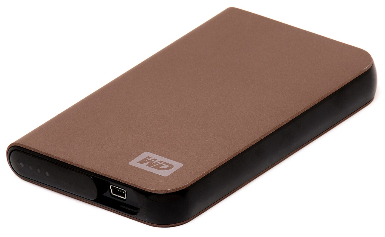 Disque dur externe USB Western Digital, photo d’illustration du stockage de fichiers, sans montrer PeaZip.